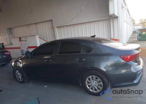 2021 Kia Forte Fe z USA, uszkodzony, nr VIN 3KPF24AD2ME314937